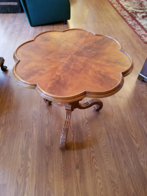 Flower shaped Round Table